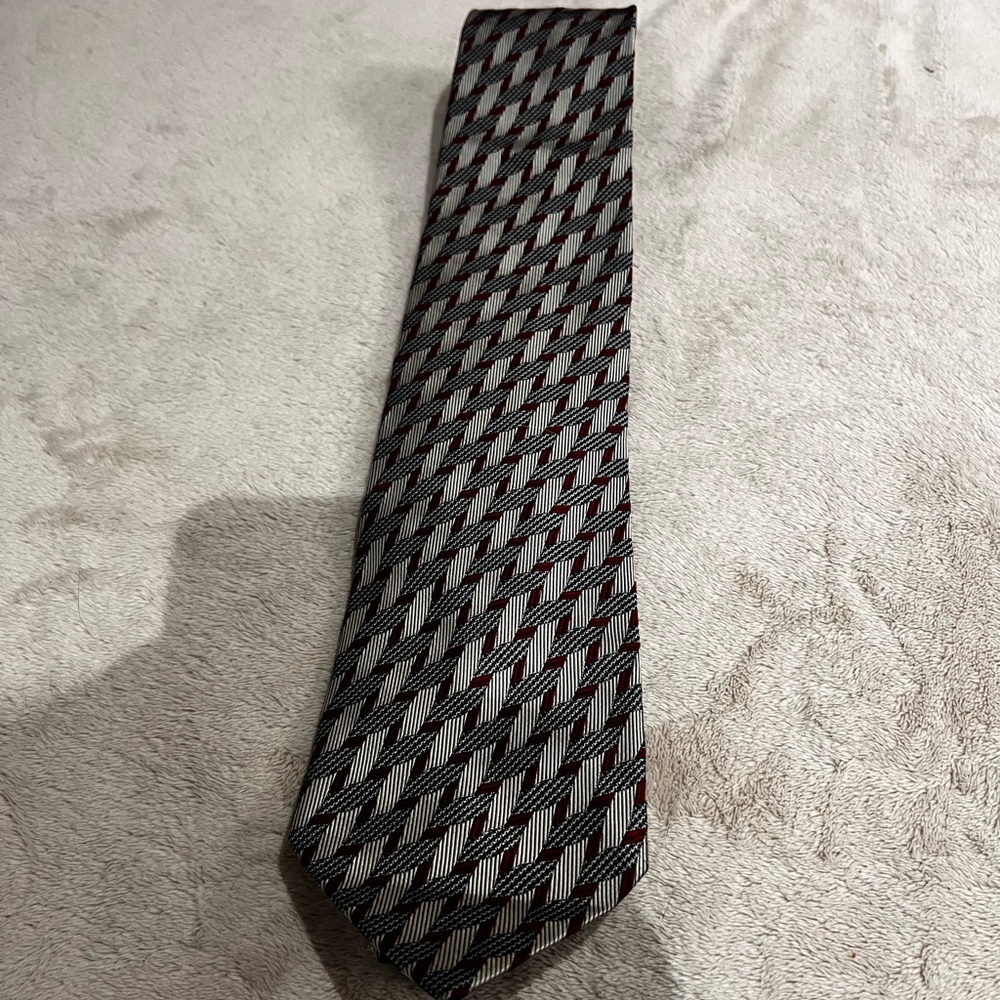 Sophisticated Black and Red Geometric Men's Tie